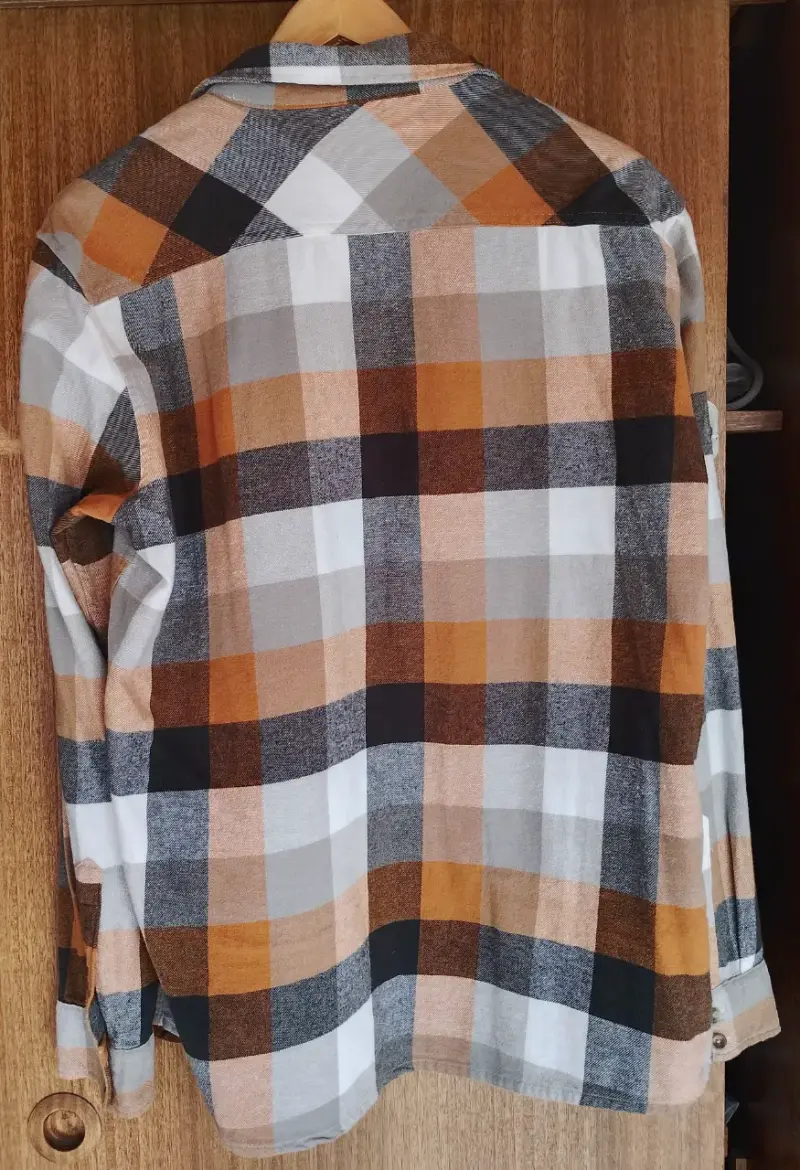 Camisa a cuadros marrón y gris para hombre - 2