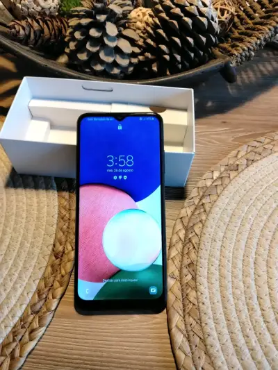 Smartphone Samsung Galaxy A02 en buen estado - miniatura 1