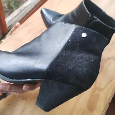 Botines de cuero negro con tacón para mujer - miniatura 3