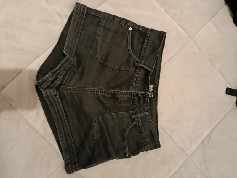 Shorts de mezclilla negros para mujer