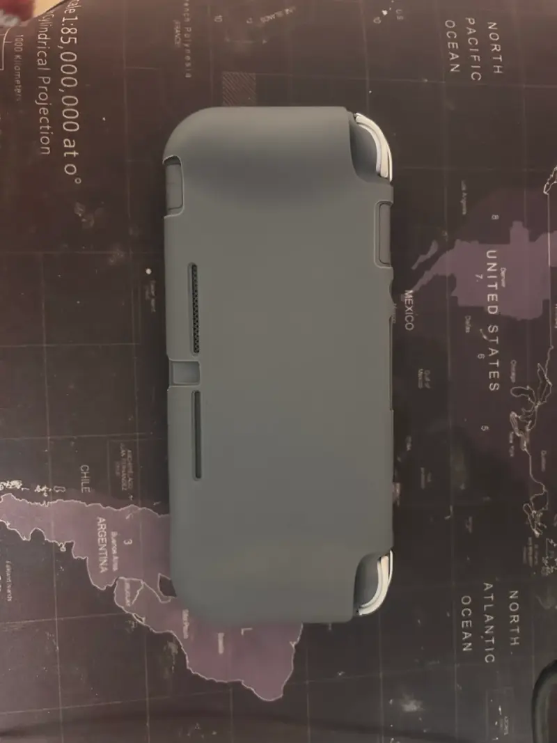 Nintendo Switch Lite gris con funda y cargador - 2