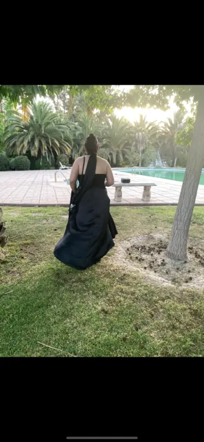 Vestido largo negro elegante para mujer - miniatura 2