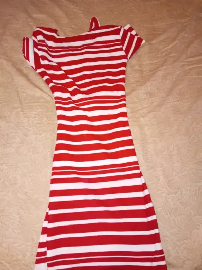 Vestido a rayas rojo y blanco - miniatura 2