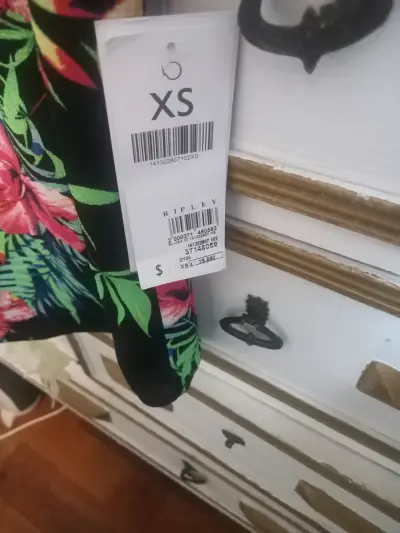 Polera sin mangas floral XS io - miniatura 3
