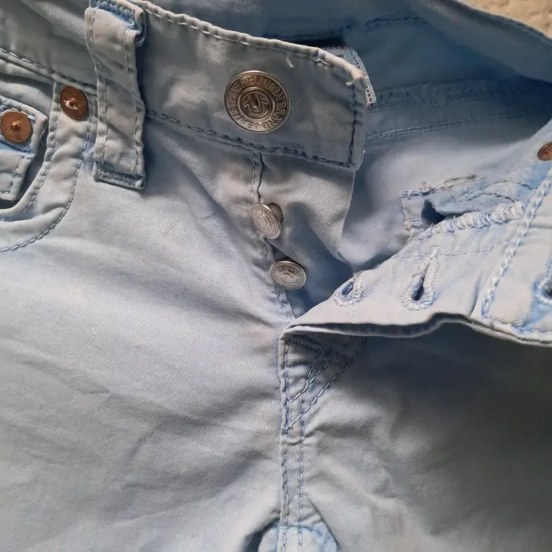 Jeans celestes tela True Religion para mujer - 3