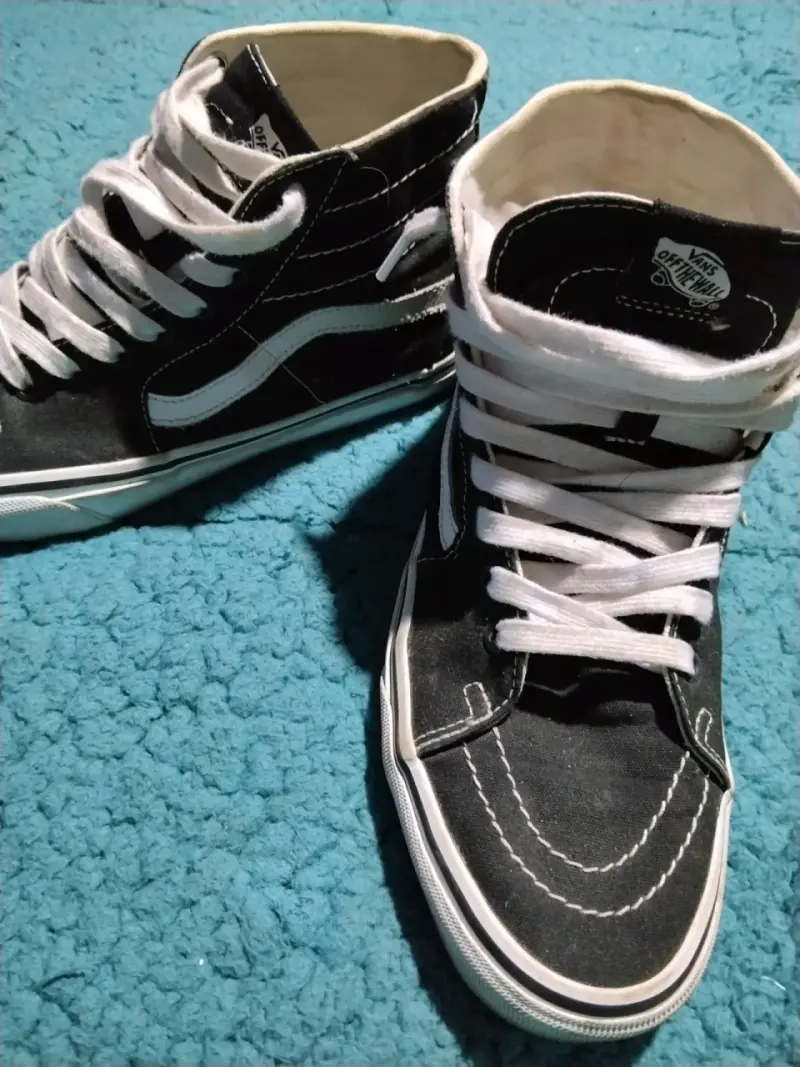 Zapatillas Vans Sk8-Hi negras de caña alta