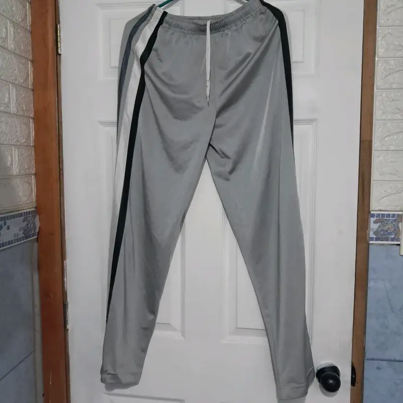 Pantalones deportivos grises Nike gris - 1