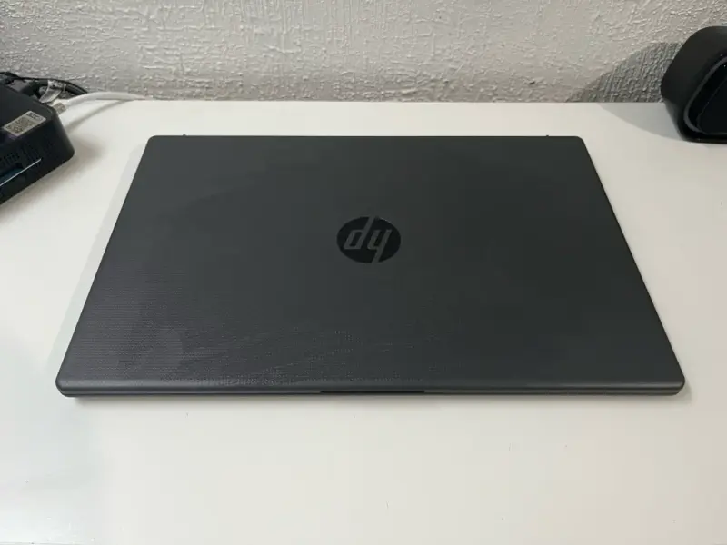 Laptop HP 250 G10 (Para repuesto) - 1