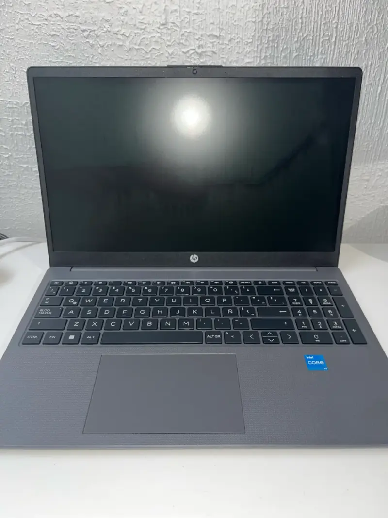 Laptop HP 250 G10 (Para repuesto) - 2