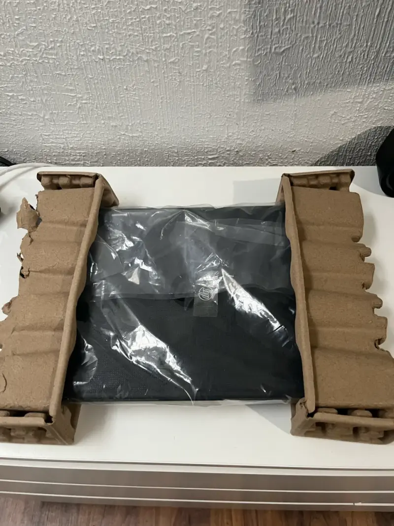Laptop HP 250 G10 (Para repuesto) - 3