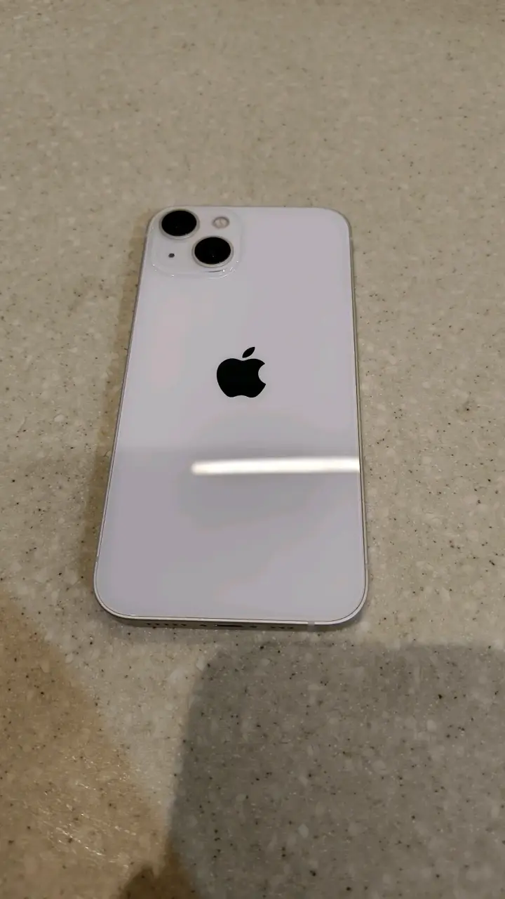 iPhone 13 blanco en buen estado - 4