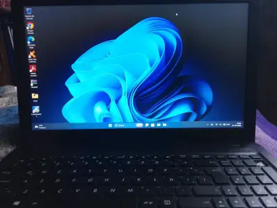 Asus X543u Con i3,8gb ram y 120 GB SSD - miniatura 1