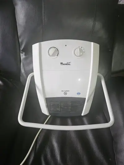 Calefactor eléctrico Kendal con termostato ajustable - miniatura 3