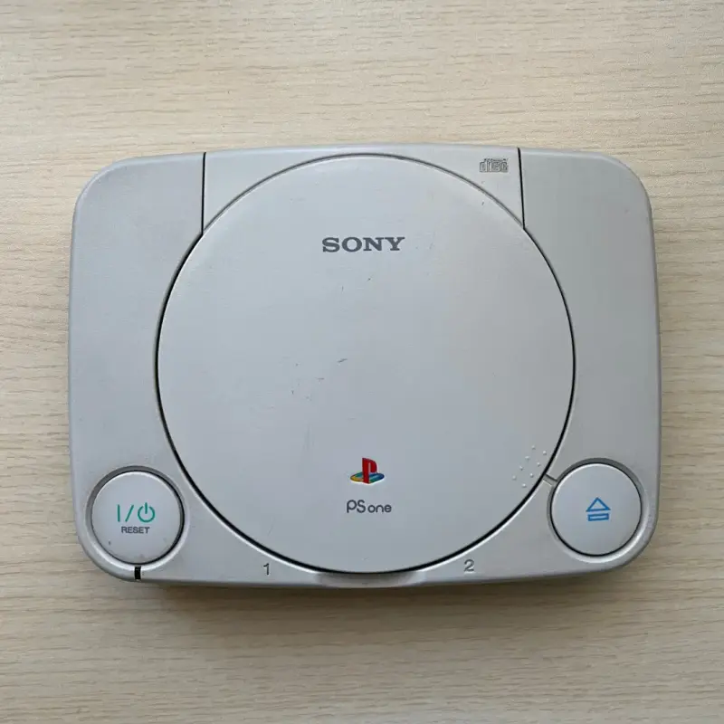 Consola Sony PS One con adaptador y caja original - 1