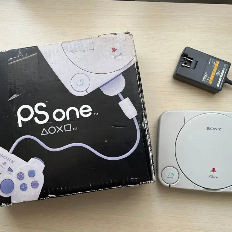 Consola Sony PS One con adaptador y caja original - 2