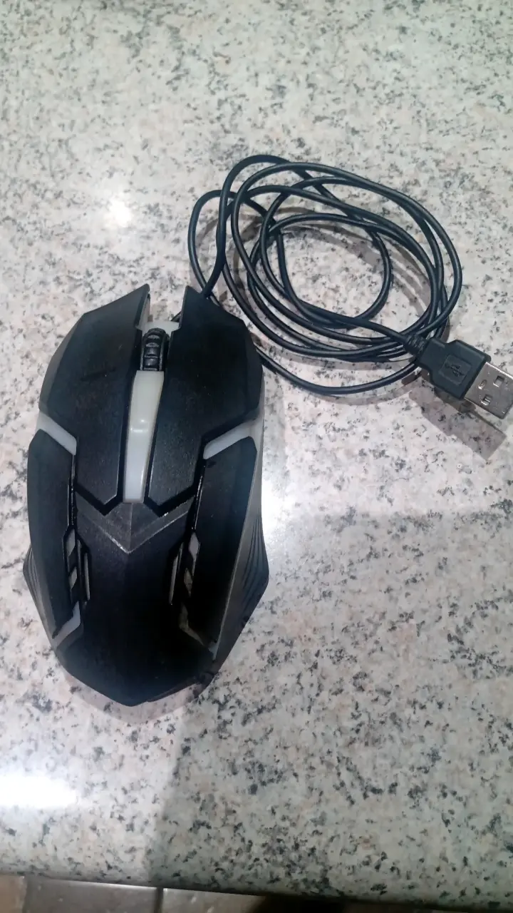 Mouse gamer con luces LED y cable USB - 2