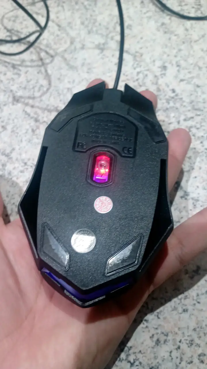 Mouse gamer con luces LED y cable USB - 3
