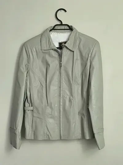 Chaqueta de cuero gris para mujer - miniatura 1