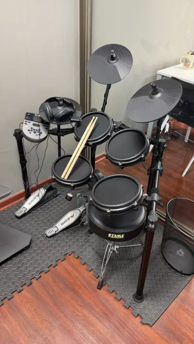 Batería Electrónica Alesis con Asiento Tama - miniatura 2