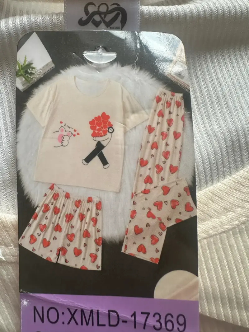 3 piezas dePijama de mujer con diseño de corazones