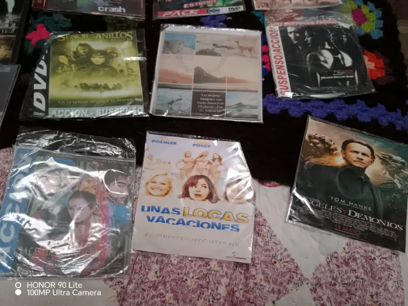 Colección de DVDs de películas variadas
