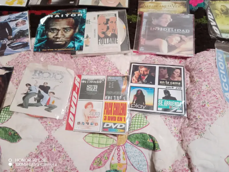 Colección de DVDs de películas variadas - 2