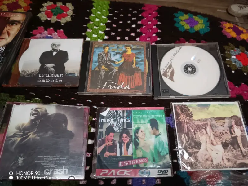 Colección de DVDs de películas variadas - 3