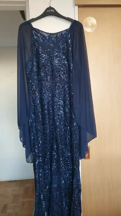 Vestido de noche azul con lentejuelas - miniatura 1