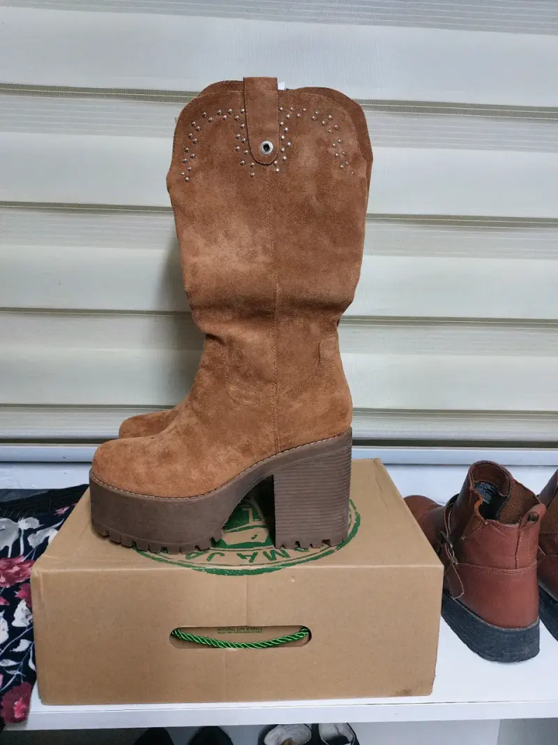 Botas de gamuza marrón con plataforma