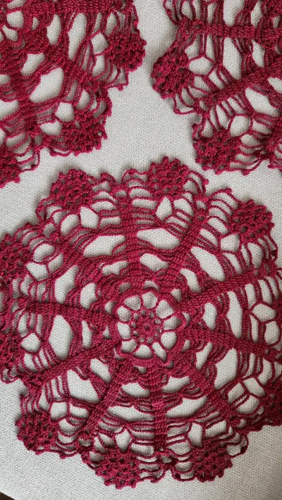 Set de 3 manteles vintage tejidos a crochet - miniatura 3