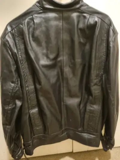 Chaqueta de cuero negra para mujer - miniatura 2