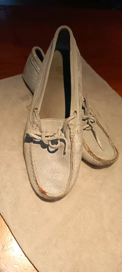 Mocasines de cuero gris con detalles naranjas - miniatura 1