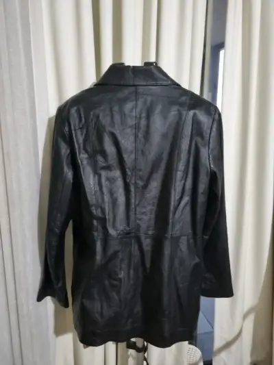 Chaqueta de cuero negra para mujer - miniatura 2