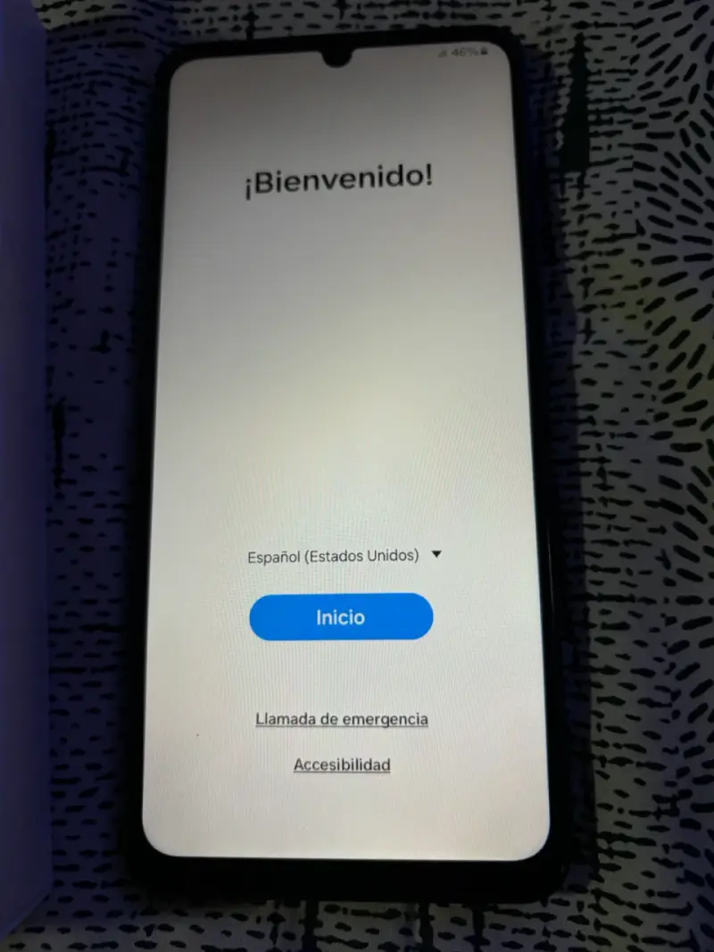 Samsung Galaxy A06 con caja y accesorios - 4