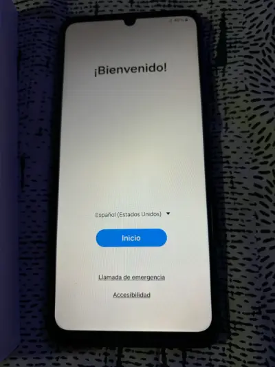 Samsung Galaxy A06 con caja y accesorios - miniatura 4