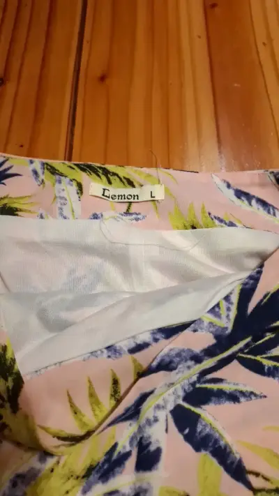 Falda corta estampada tropical para mujer - miniatura 3