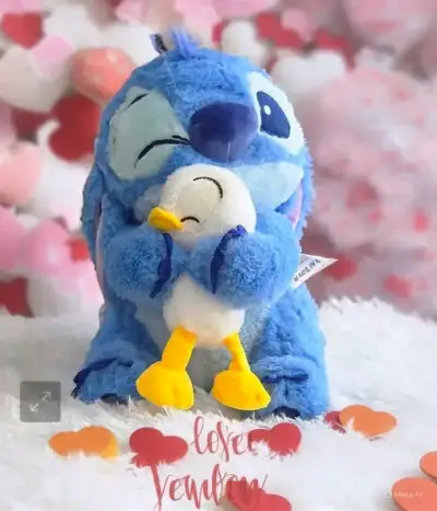 Peluche de stitch y tierno  patito + globos - miniatura 1