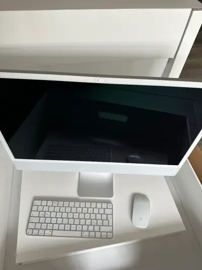 iMac 24 pulgadas M1 2021 con 8GB RAM - miniatura 2