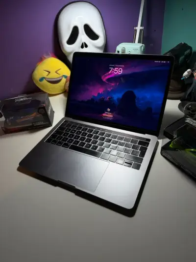 Macbook Pro A1989 - SSD 500GB || Excelente estado - miniatura 2