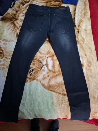 Jeans negros rasgados para hombre talla 46 - miniatura 3