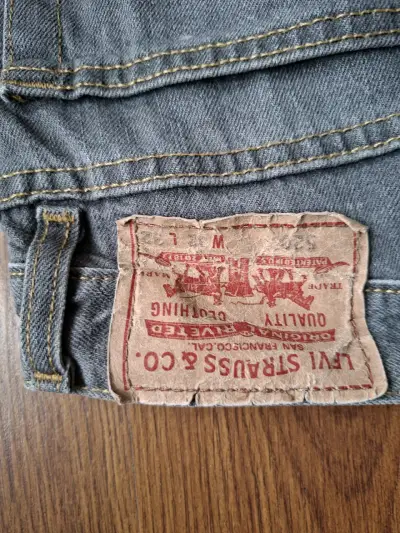 Jeans Levis 520 Red Tab Talla 44 - miniatura 5