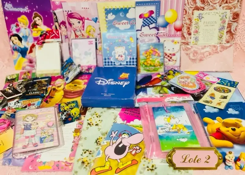 Lote de papelería infantil Disney y Sweet Cut