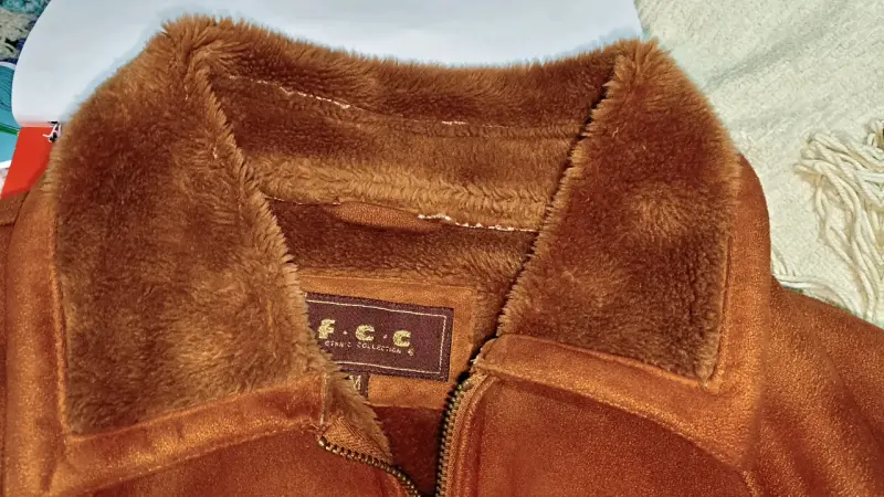Chaqueta de gamuza marrón con forro cálido - 4