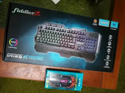 Teclado y mouse gamer con iluminación RGB - miniatura 1