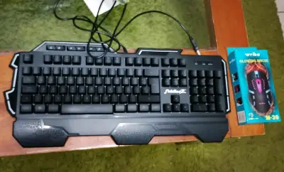 Teclado y mouse gamer con iluminación RGB - miniatura 2