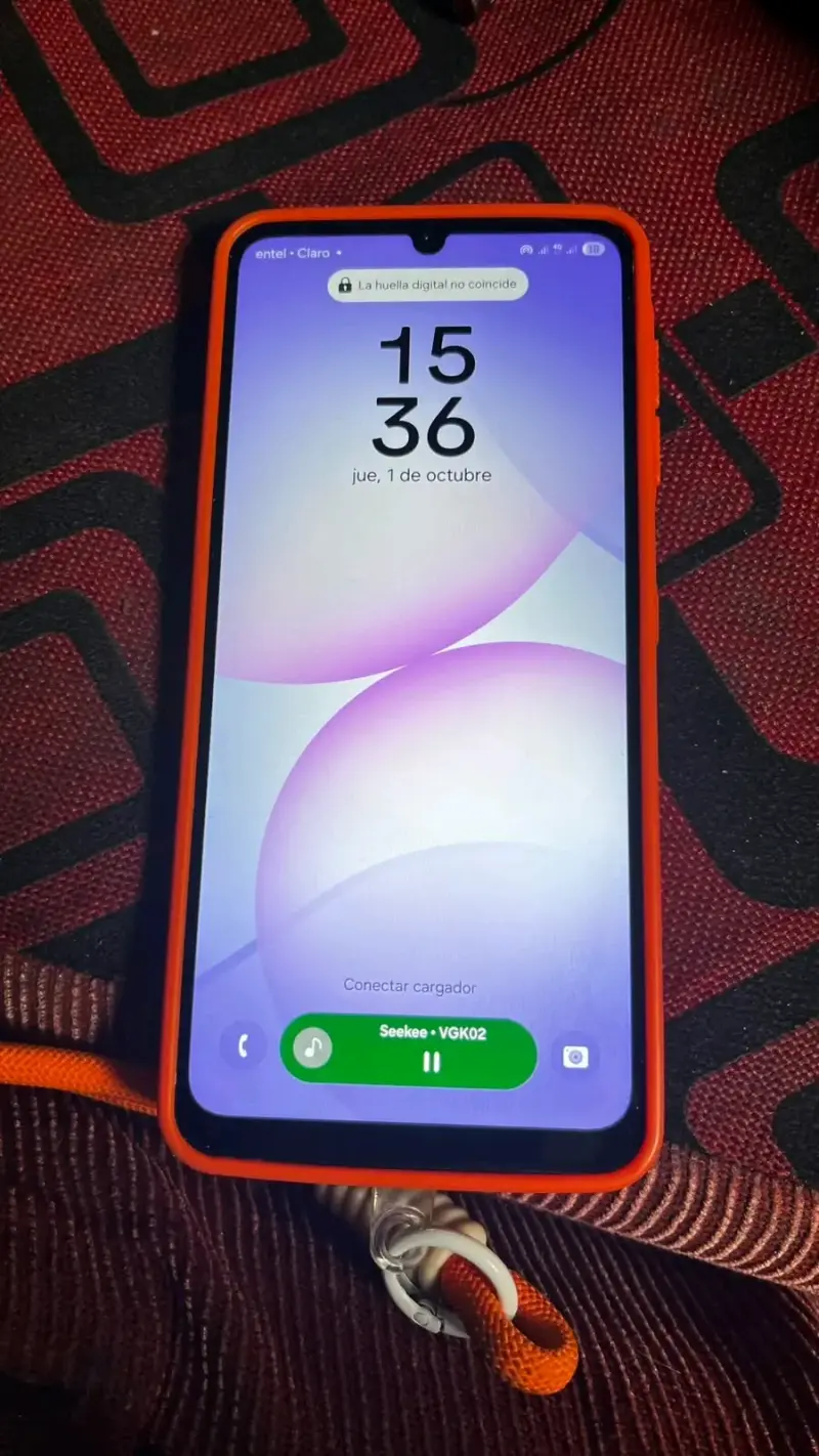 Samsung Galaxy A07 con funda protectora - 4