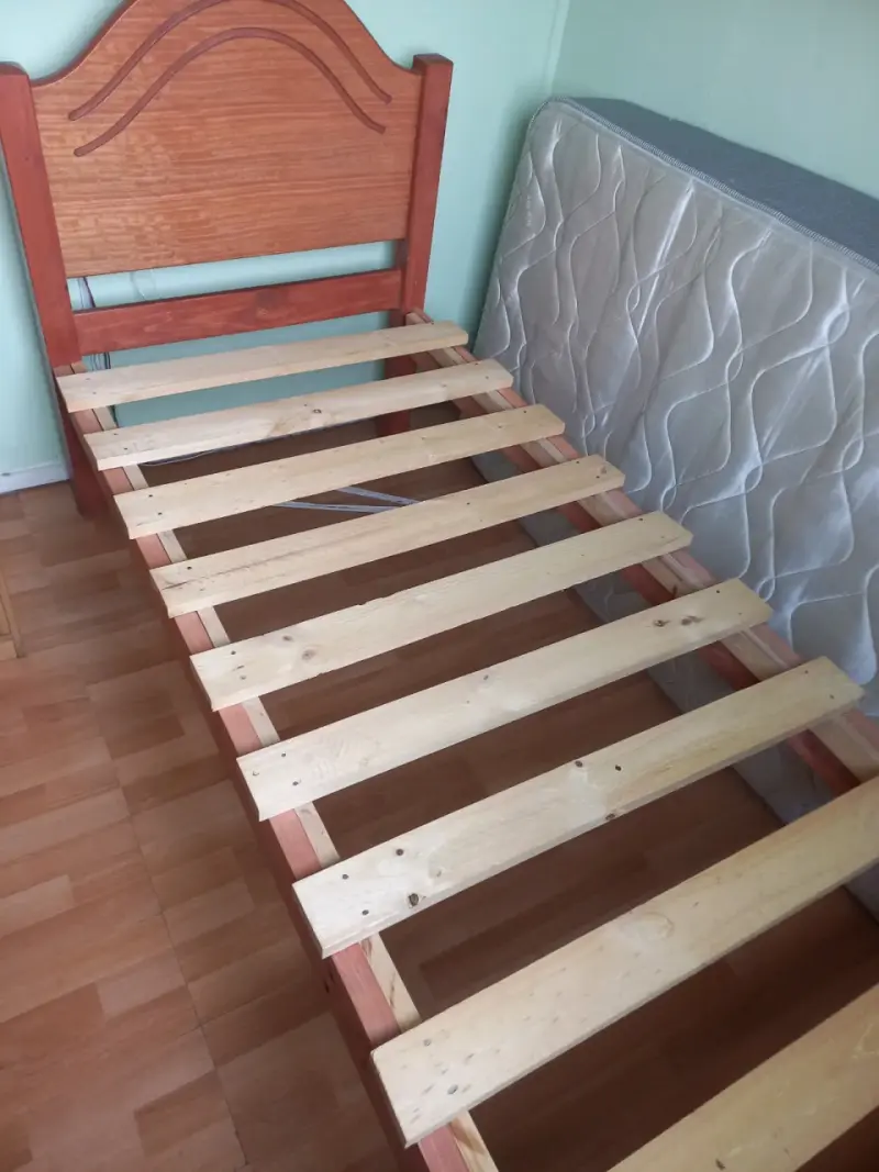 Cama de madera individual con colchón incluido - 2