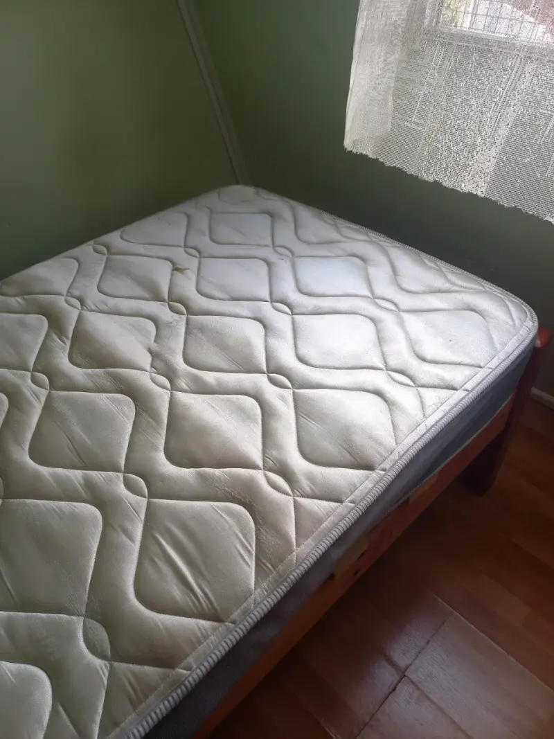 Cama de madera individual con colchón incluido - 3