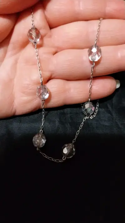 Collar de plata con cristales transparentes - miniatura 2