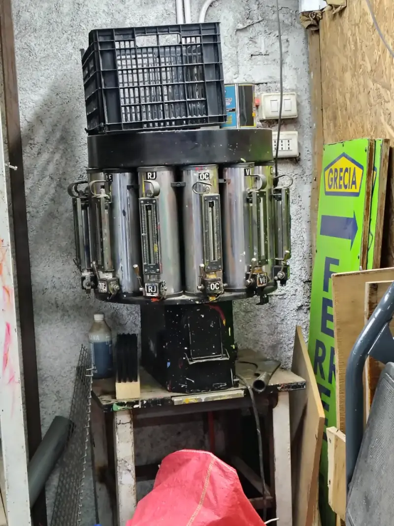 Máquina dispensadora de pintura industrial